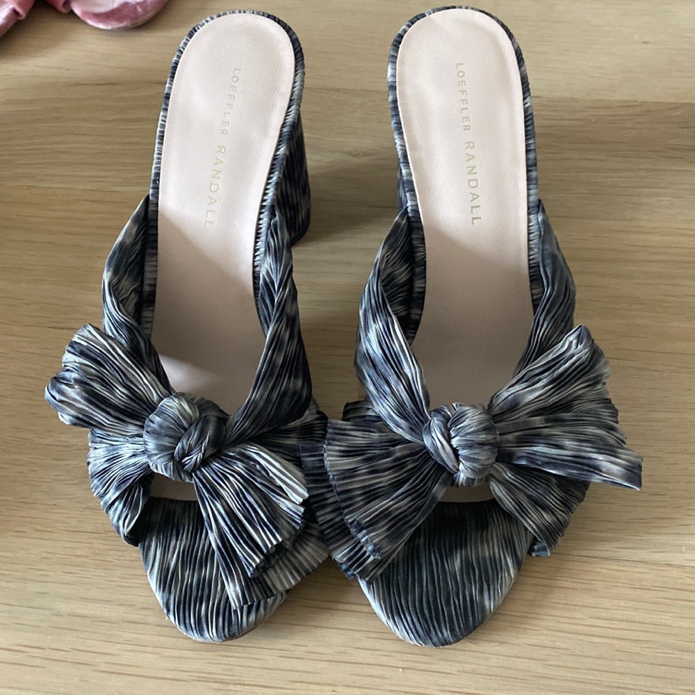 Loeffler Randall gray black leopard pattern Corrine 38.5 excellent condition